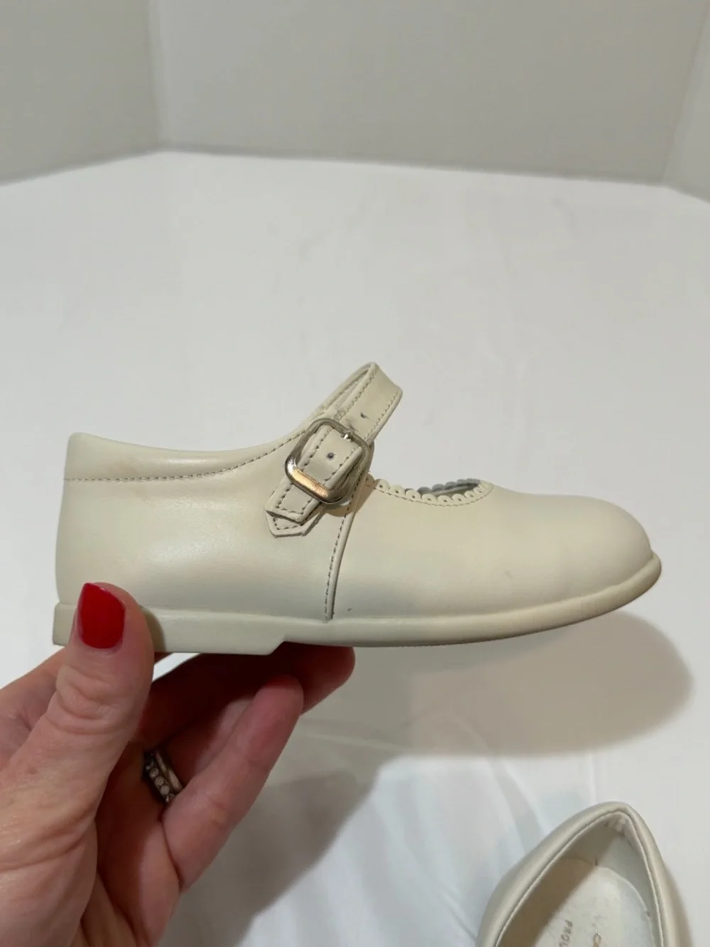 La Coqueta Ivory Nappa Leather Toddler Mary Jane Shoes Size 25 (9 US)